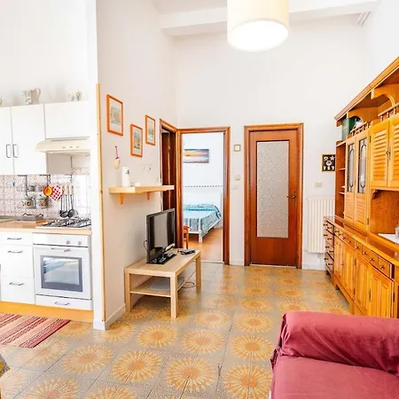 Holiday home La Casa Di Pippo-moneglia-garden-wifi-parking-barbecue *